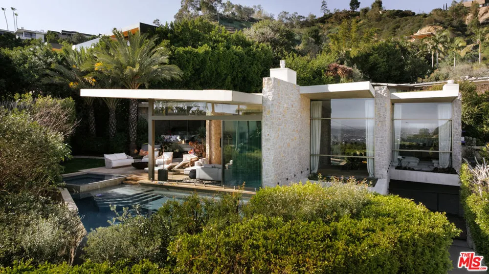 9233 Swallow Drive West Hollywood, CA 90069