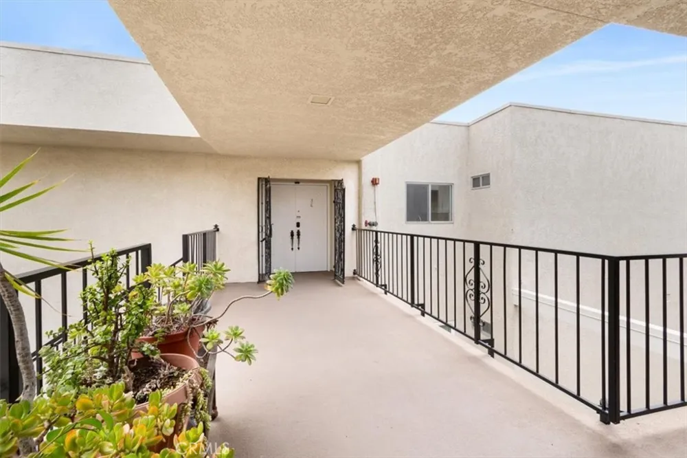 2391 Via Mariposa W #3E Laguna Woods, CA 92637