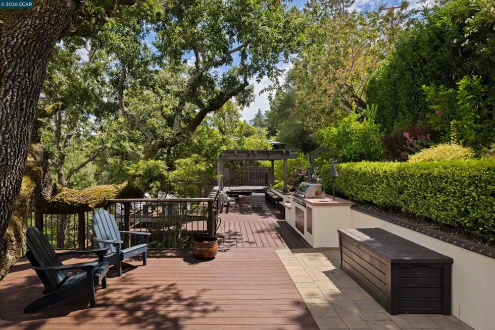 60 Tarry Ln Orinda, CA 94563