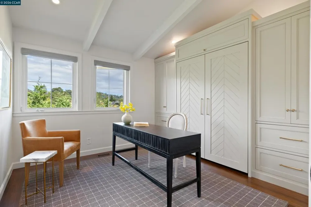 60 Tarry Ln Orinda, CA 94563