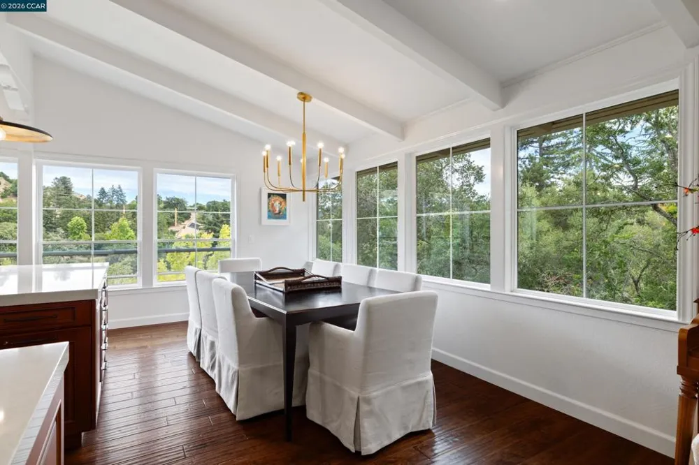 60 Tarry Ln Orinda, CA 94563