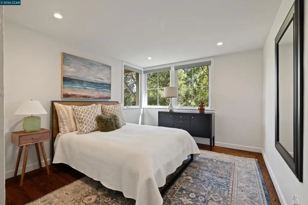 60 Tarry Ln Orinda, CA 94563
