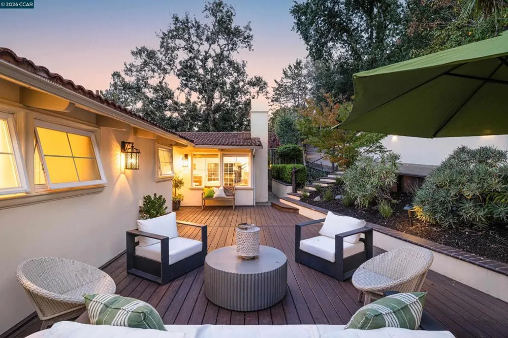 60 Tarry Ln Orinda, CA 94563