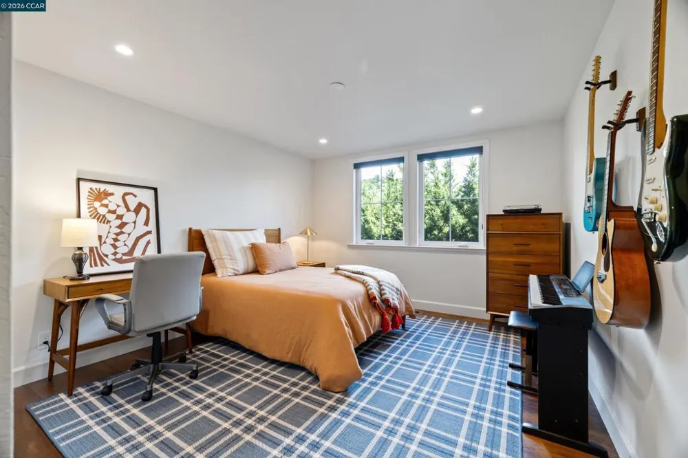 60 Tarry Ln Orinda, CA 94563
