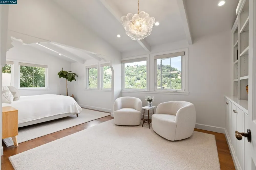 60 Tarry Ln Orinda, CA 94563