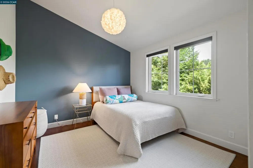 60 Tarry Ln Orinda, CA 94563