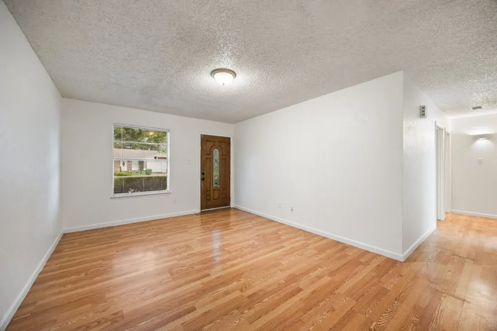 5625 Marlene Haltom City, TX 76148