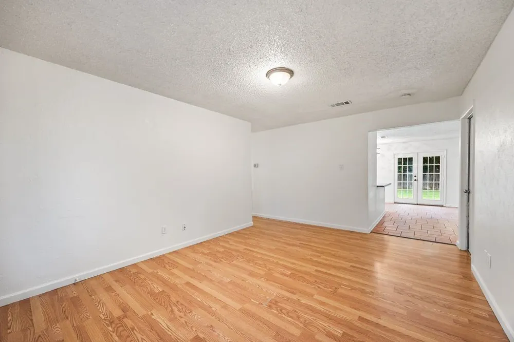 5625 Marlene Haltom City, TX 76148
