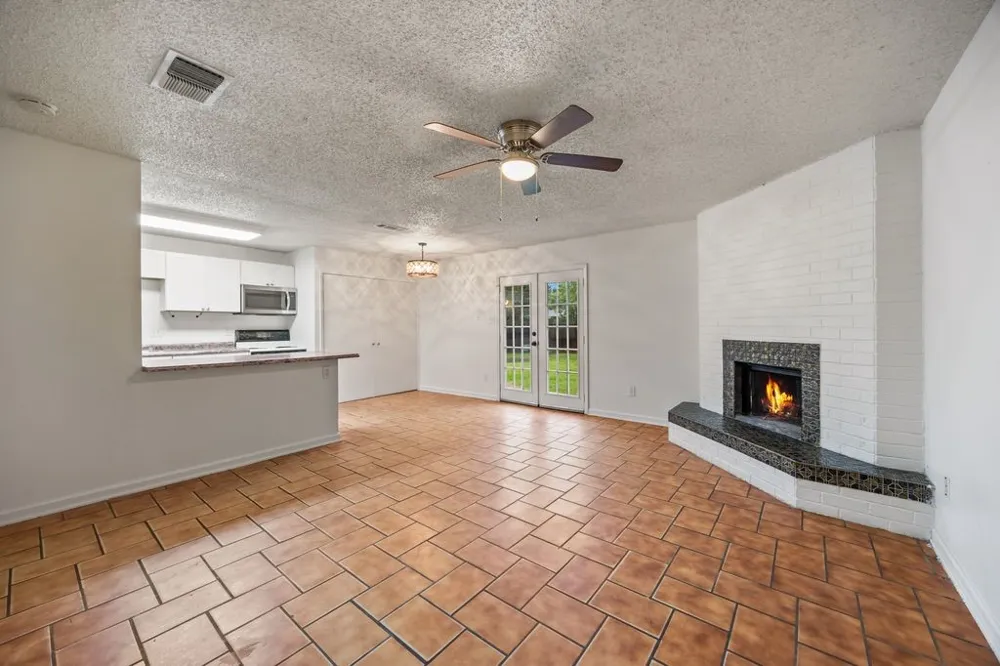 5625 Marlene Haltom City, TX 76148