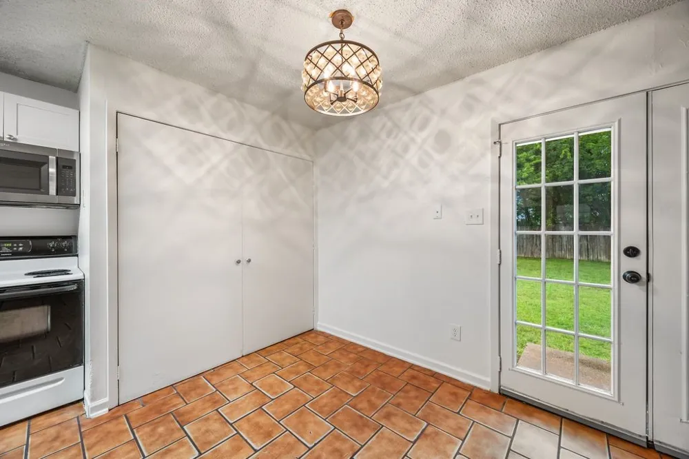 5625 Marlene Haltom City, TX 76148
