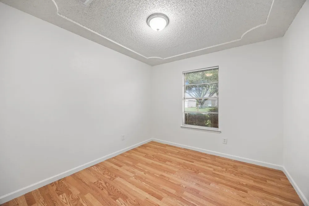 5625 Marlene Haltom City, TX 76148