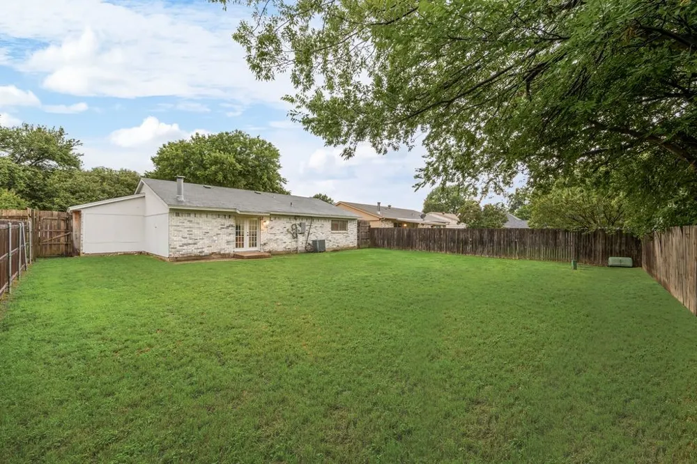 5625 Marlene Haltom City, TX 76148