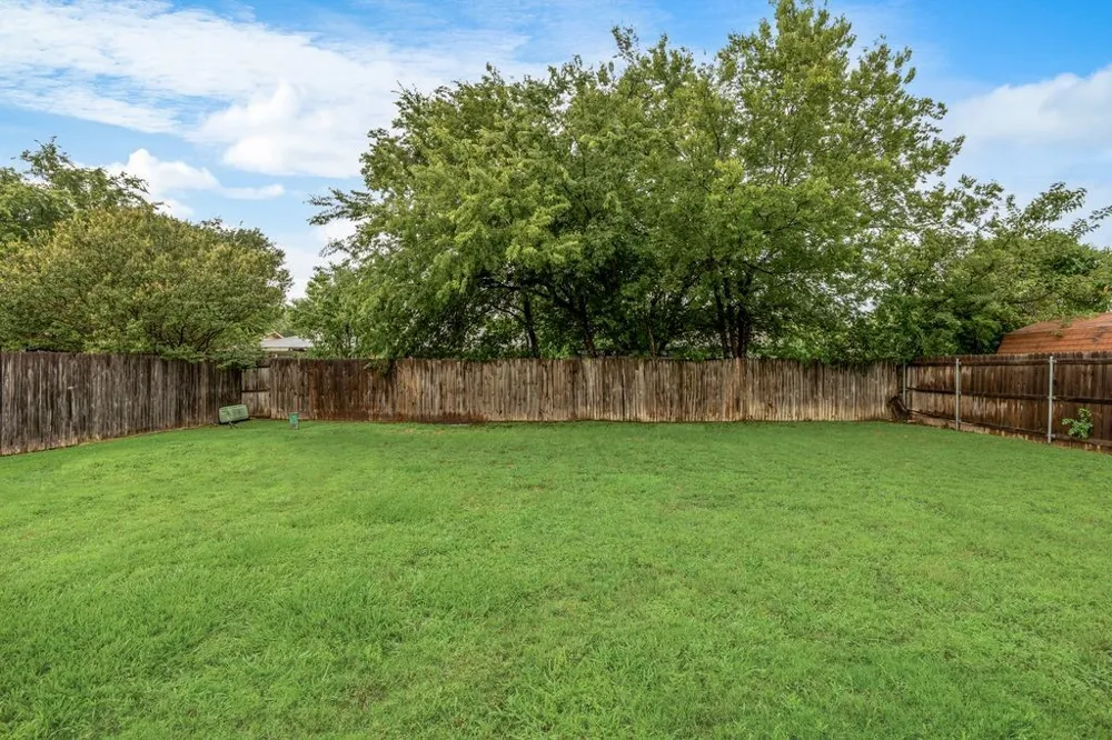 5625 Marlene Haltom City, TX 76148