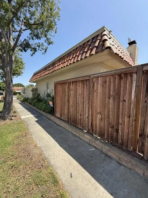 2 Mayapple Way Irvine, CA 92612
