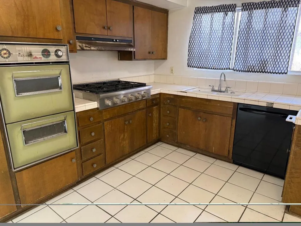 2 Mayapple Way Irvine, CA 92612
