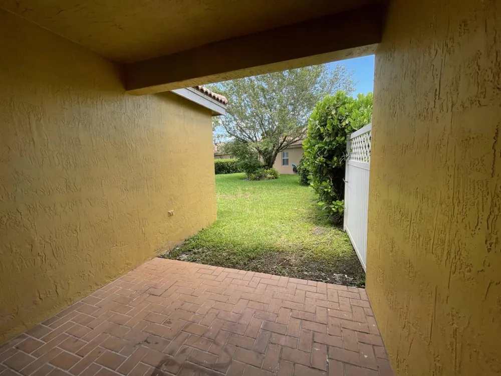 1630 ZENITH WAY #1630 Weston, FL 33327