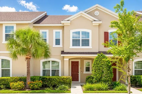 1562 CAREY PALM CIRCLE