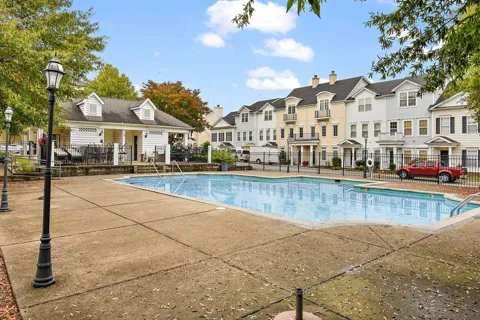 4316 Summercrest Blvd #506