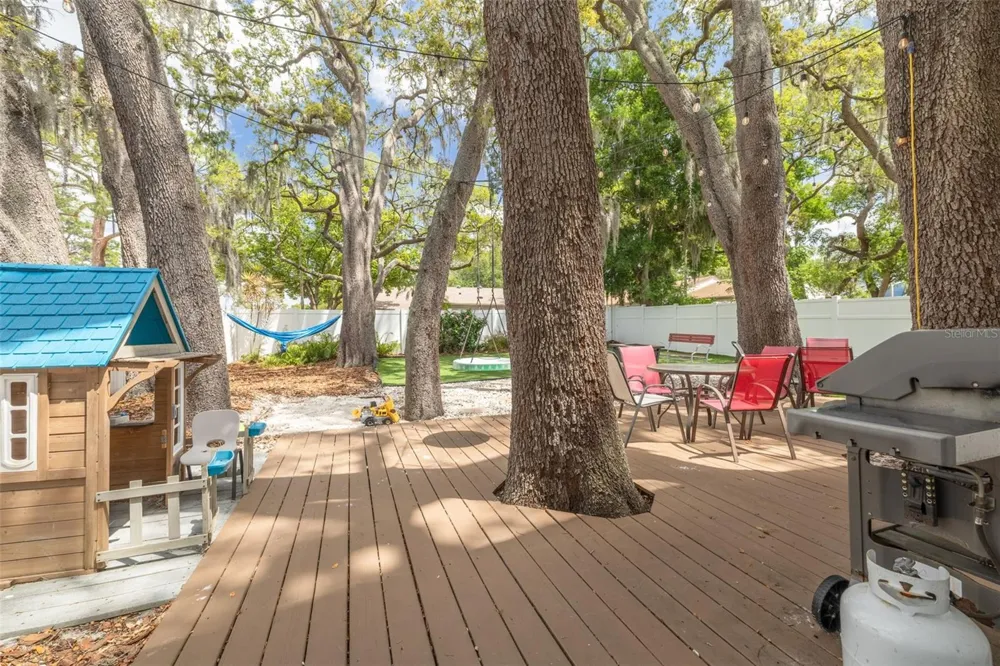 901 VIRGINIA AVENUE Tarpon Springs, FL 34689