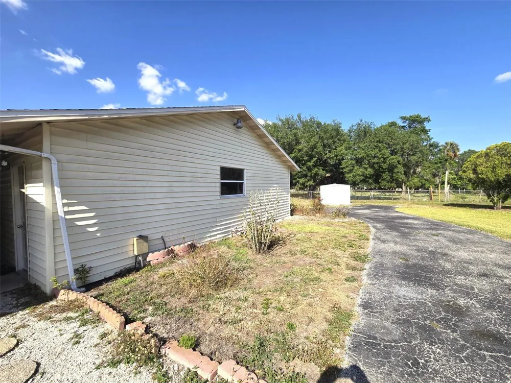 3101 MEDULLA ROAD Plant City, FL 33566