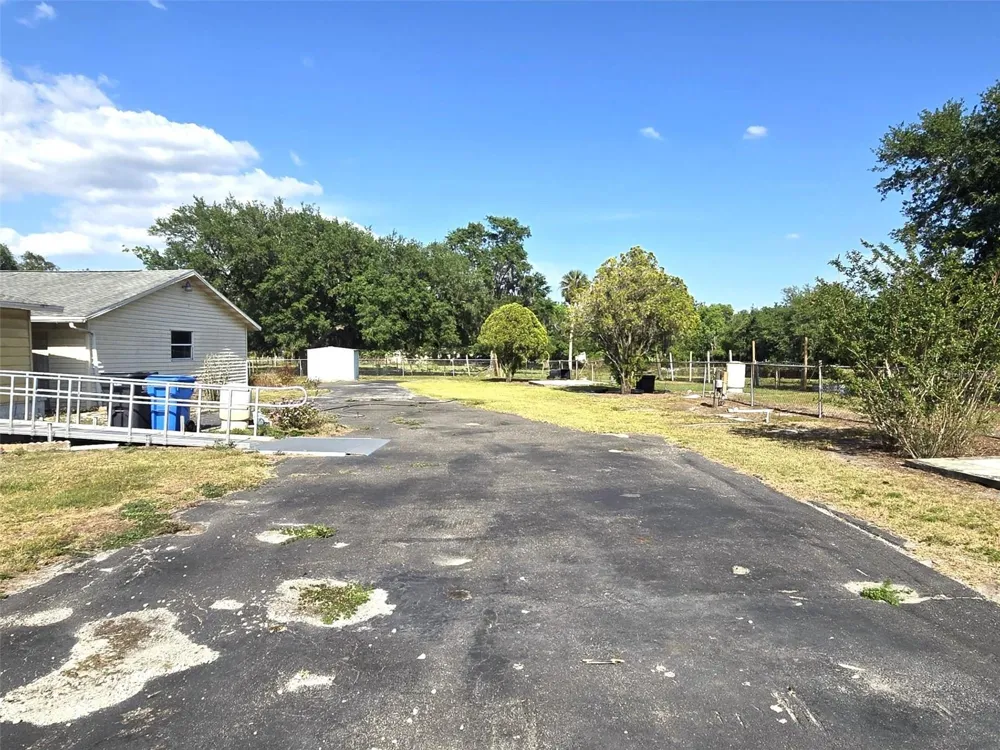 3101 MEDULLA ROAD Plant City, FL 33566