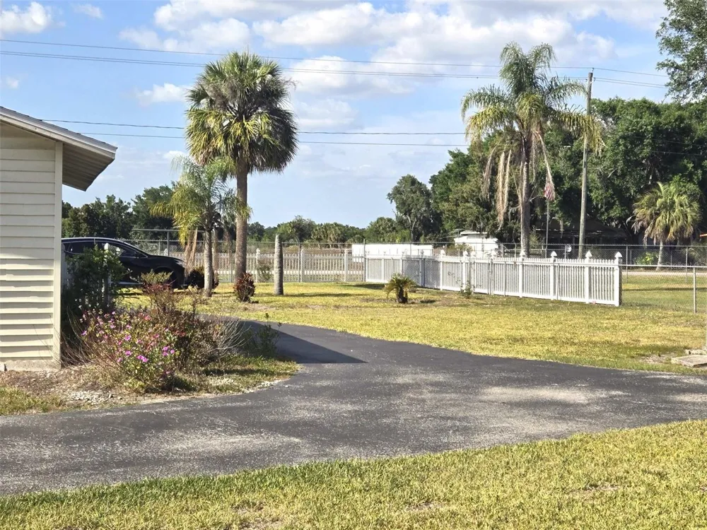 3101 MEDULLA ROAD Plant City, FL 33566