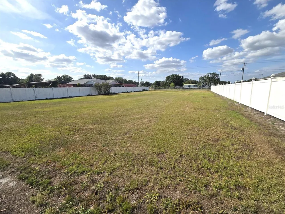 3101 MEDULLA ROAD Plant City, FL 33566
