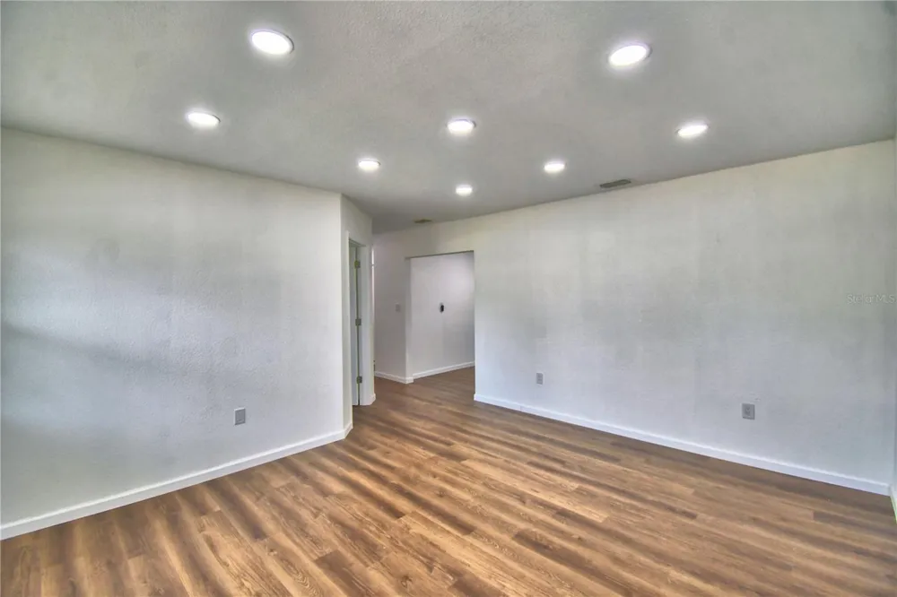 109 2ND JPV STREET Winter Haven, FL 33880