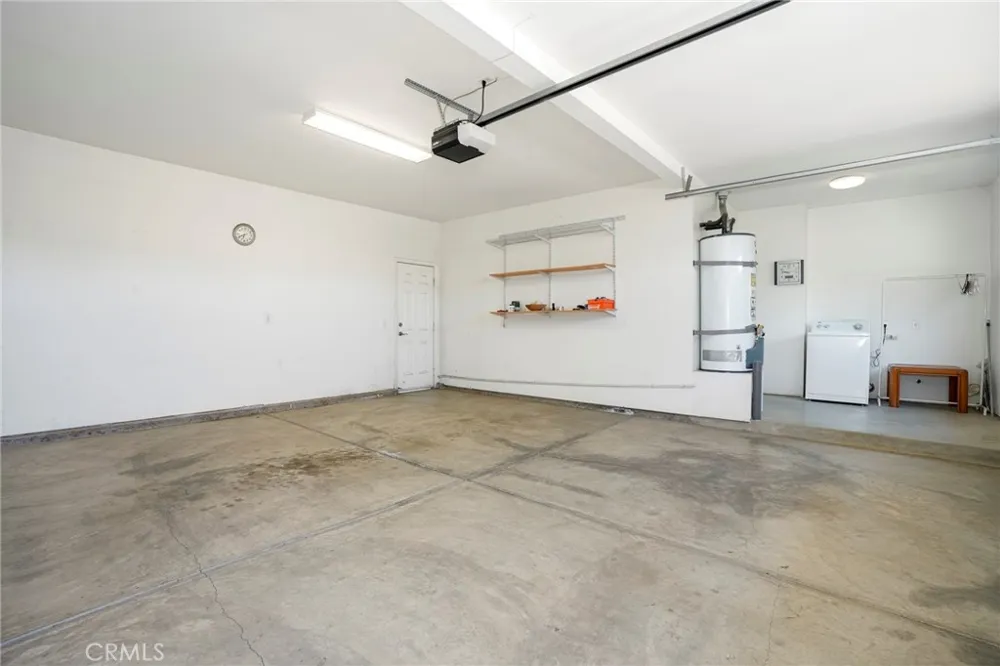 903 W Gladstone Street Azusa, CA 91702