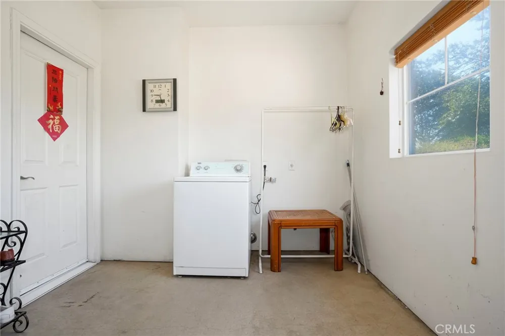 903 W Gladstone Street Azusa, CA 91702