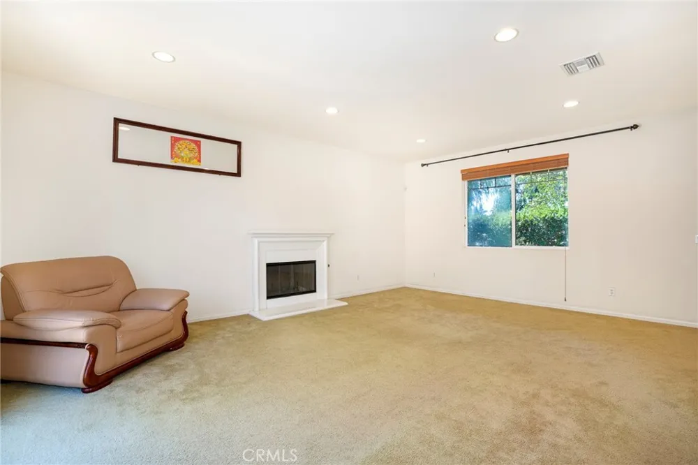 903 W Gladstone Street Azusa, CA 91702