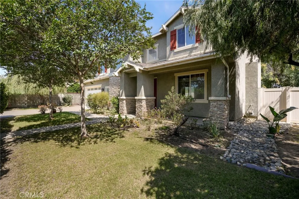903 W Gladstone Street Azusa, CA 91702