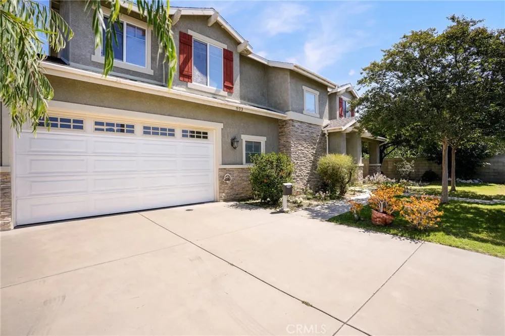 903 W Gladstone Street Azusa, CA 91702