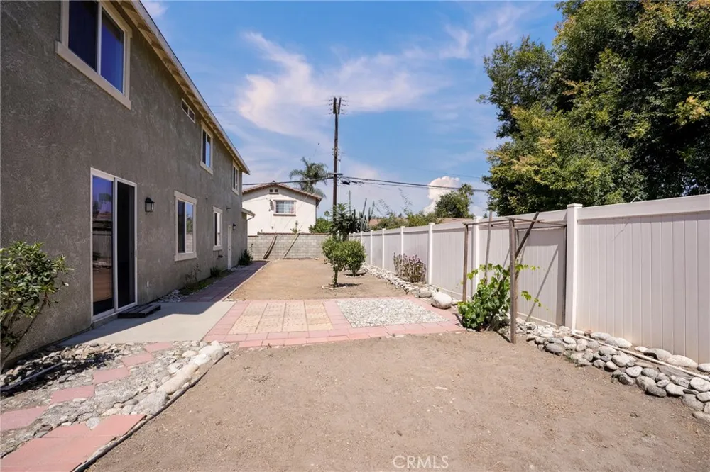 903 W Gladstone Street Azusa, CA 91702