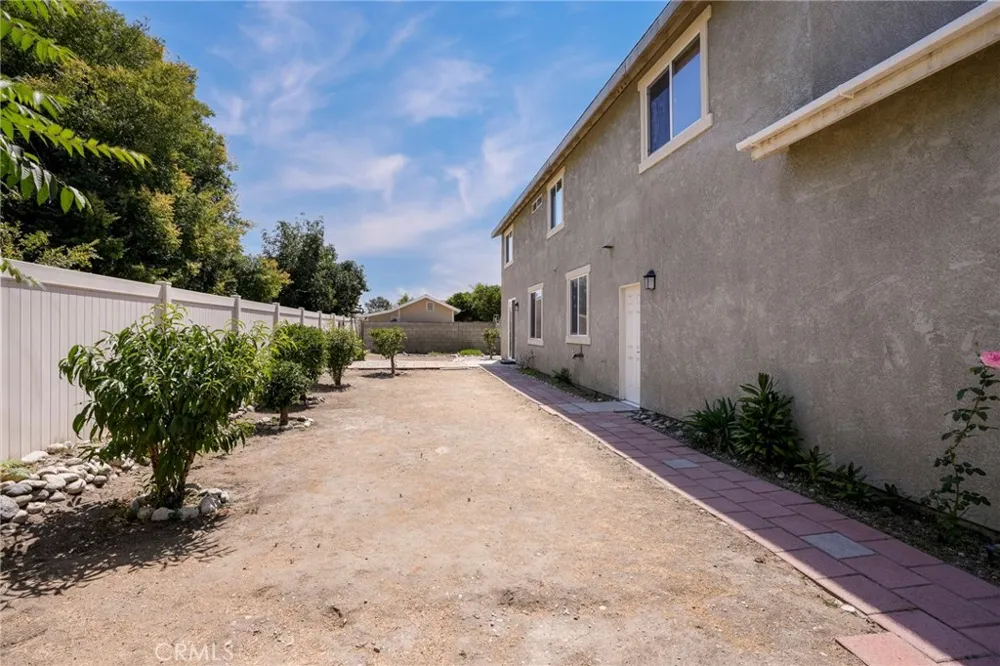 903 W Gladstone Street Azusa, CA 91702
