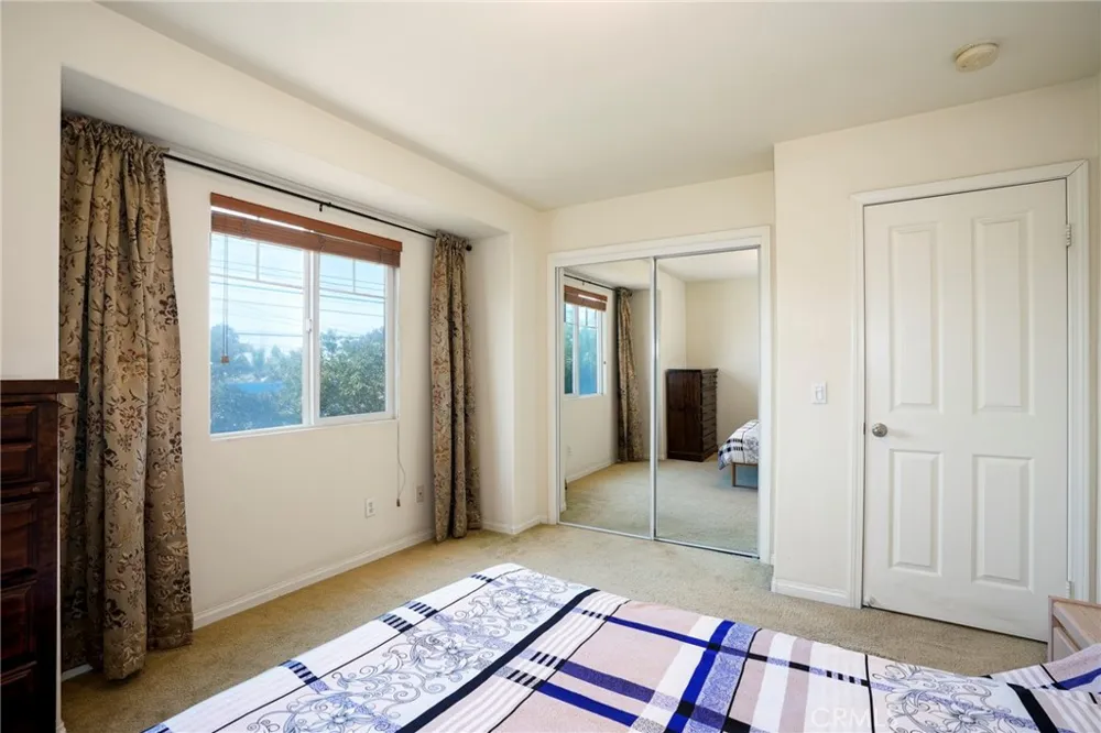 903 W Gladstone Street Azusa, CA 91702