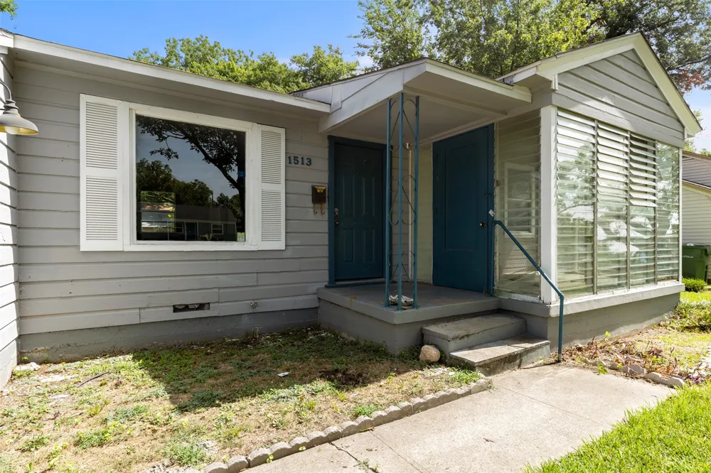 1513 Davis Boulevard Garland, TX 75042