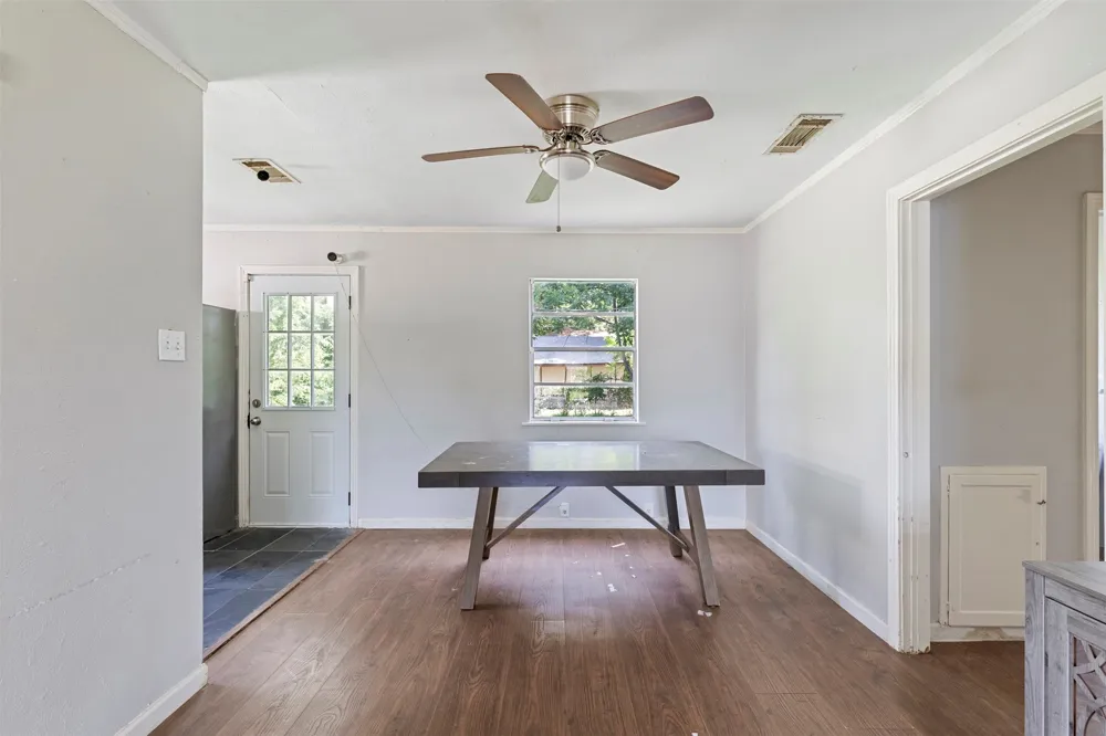 1513 Davis Boulevard Garland, TX 75042