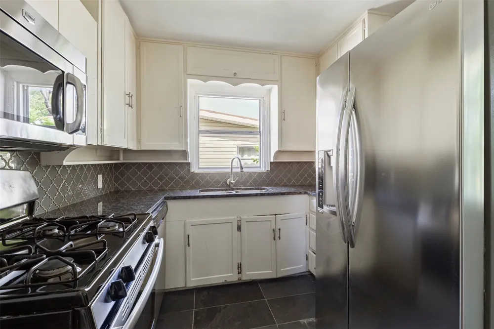 1513 Davis Boulevard Garland, TX 75042