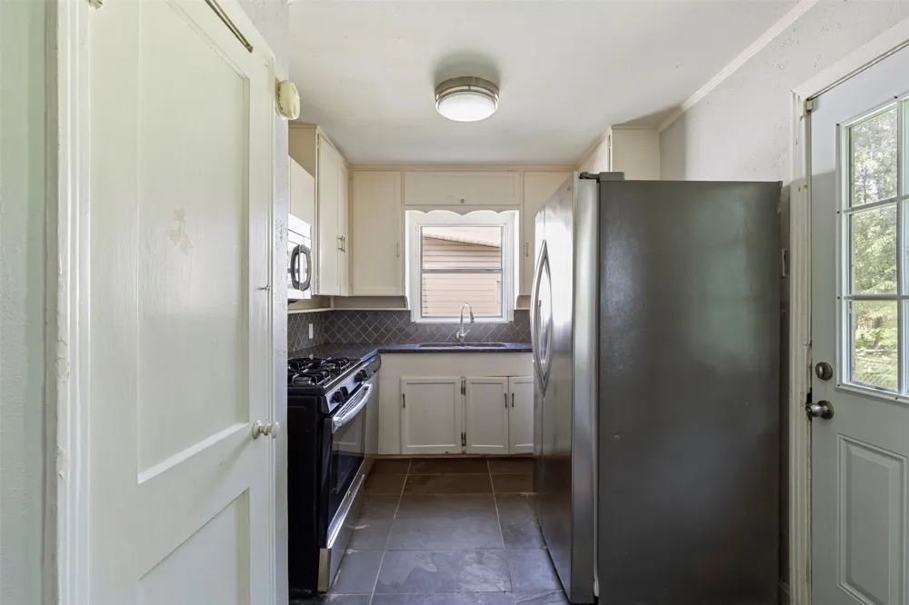1513 Davis Boulevard Garland, TX 75042