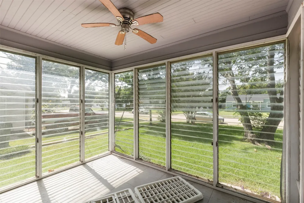 1513 Davis Boulevard Garland, TX 75042