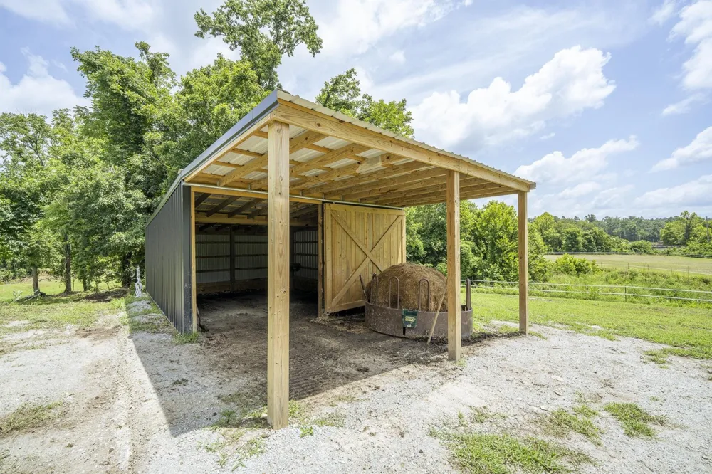 5690 CERRO GORDO RD Olivehill, TN 38475
