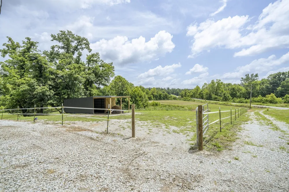 5690 CERRO GORDO RD Olivehill, TN 38475