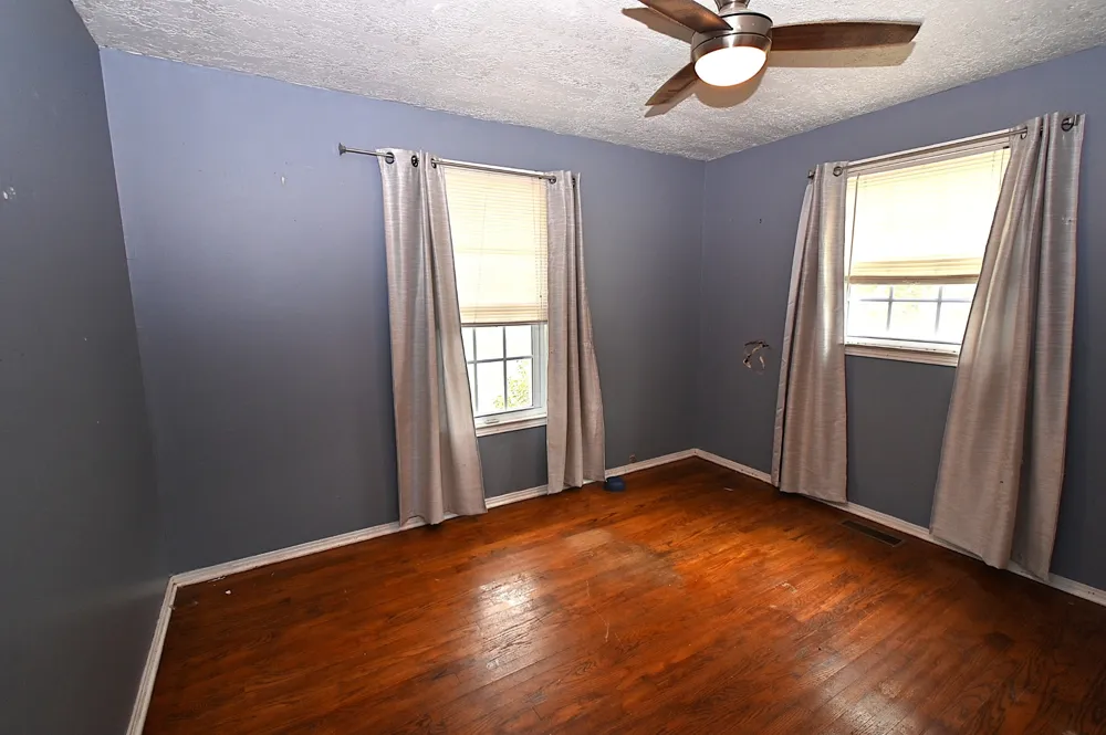 66 Hillview Dr Lobelville, TN 37097