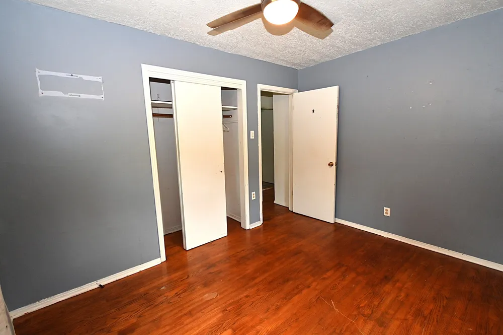66 Hillview Dr Lobelville, TN 37097