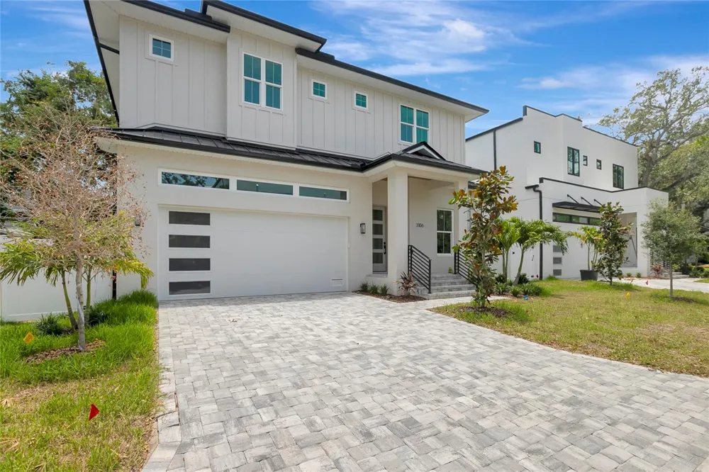 3106 W COACHMAN AVENUE Tampa, FL 33611