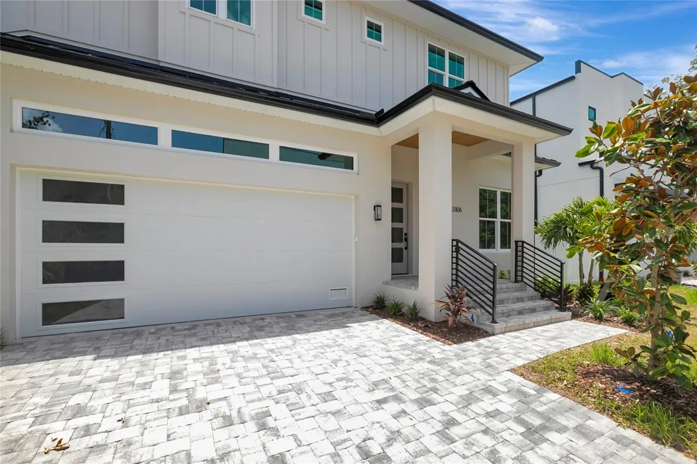 3106 W COACHMAN AVENUE Tampa, FL 33611