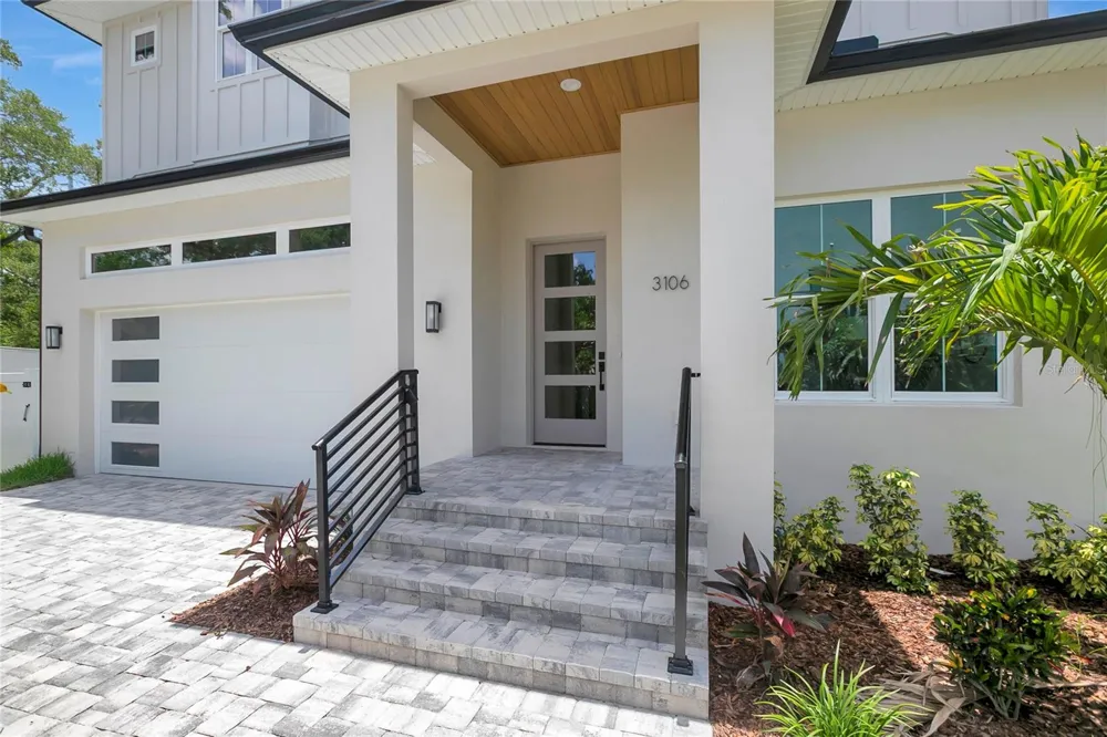 3106 W COACHMAN AVENUE Tampa, FL 33611