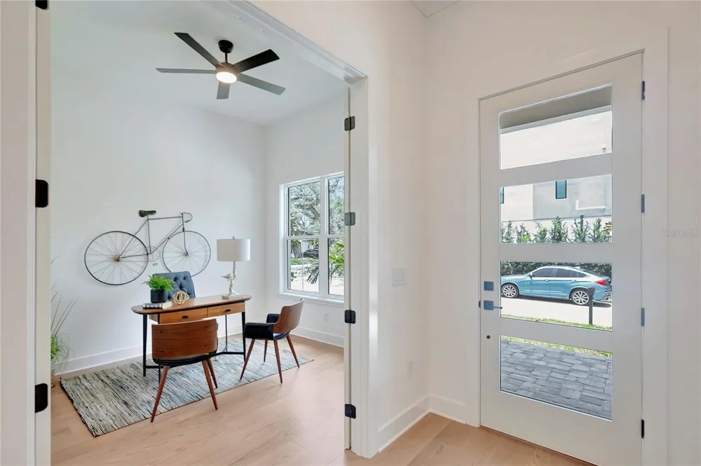 3106 W COACHMAN AVENUE Tampa, FL 33611