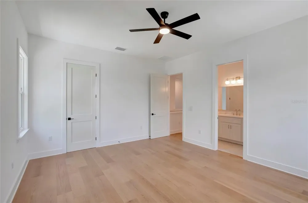 3106 W COACHMAN AVENUE Tampa, FL 33611